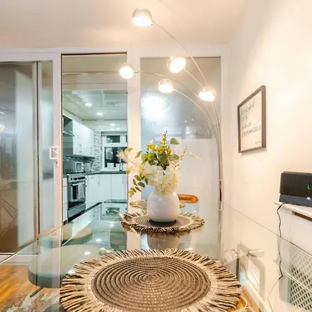 Luxury 4 Bedroom Entire In Free Parking Peaceful Place Smethwick Birmingham