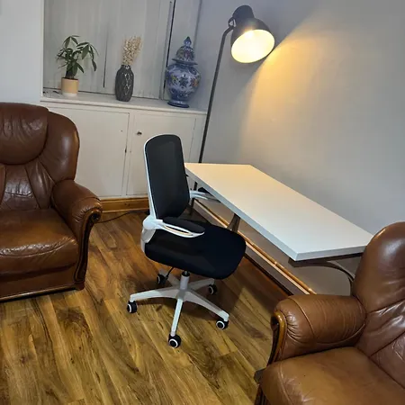 Holiday home Luxury 4 Bedroom Entire In Free Parking Peaceful Place Smethwick Birmingham
